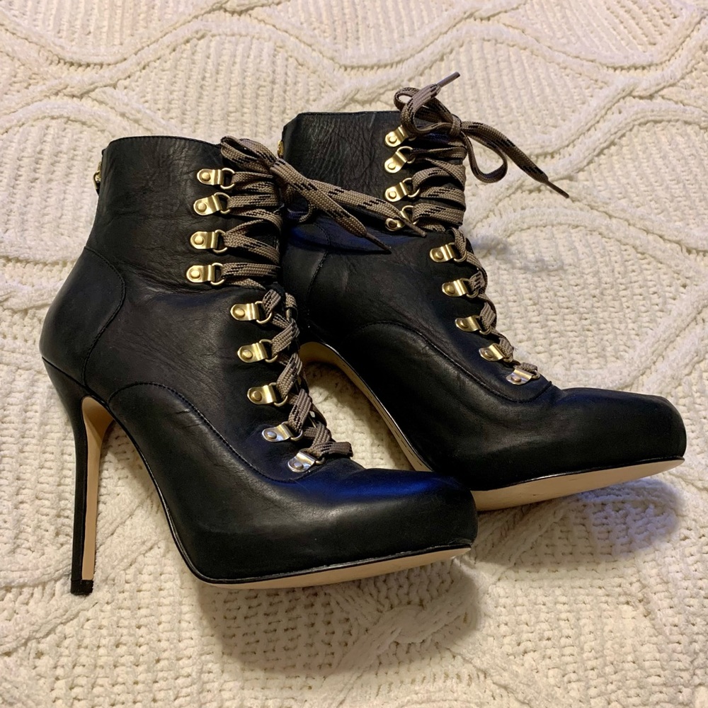Boutique 9 Black Lace Up Boots size 8.5 style Barrow NEW - Picture 4 of 7